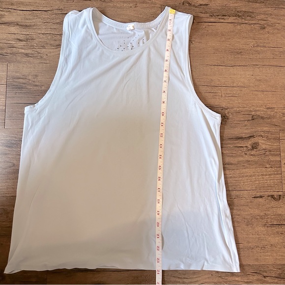 Lulu lemon Run On Tank - Picture 8 of 9